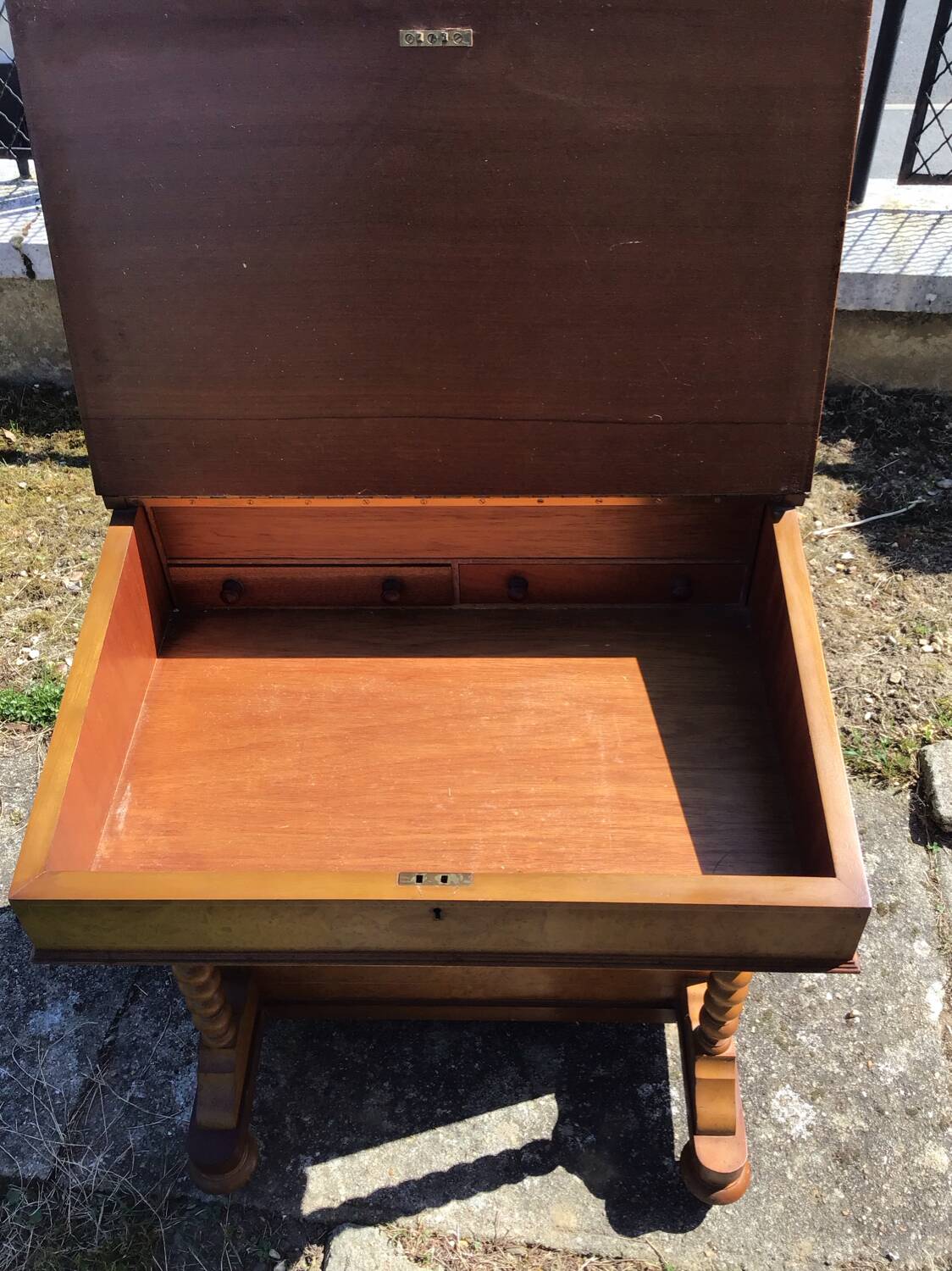 Davenport writing desk in fruitwood and burl veneer