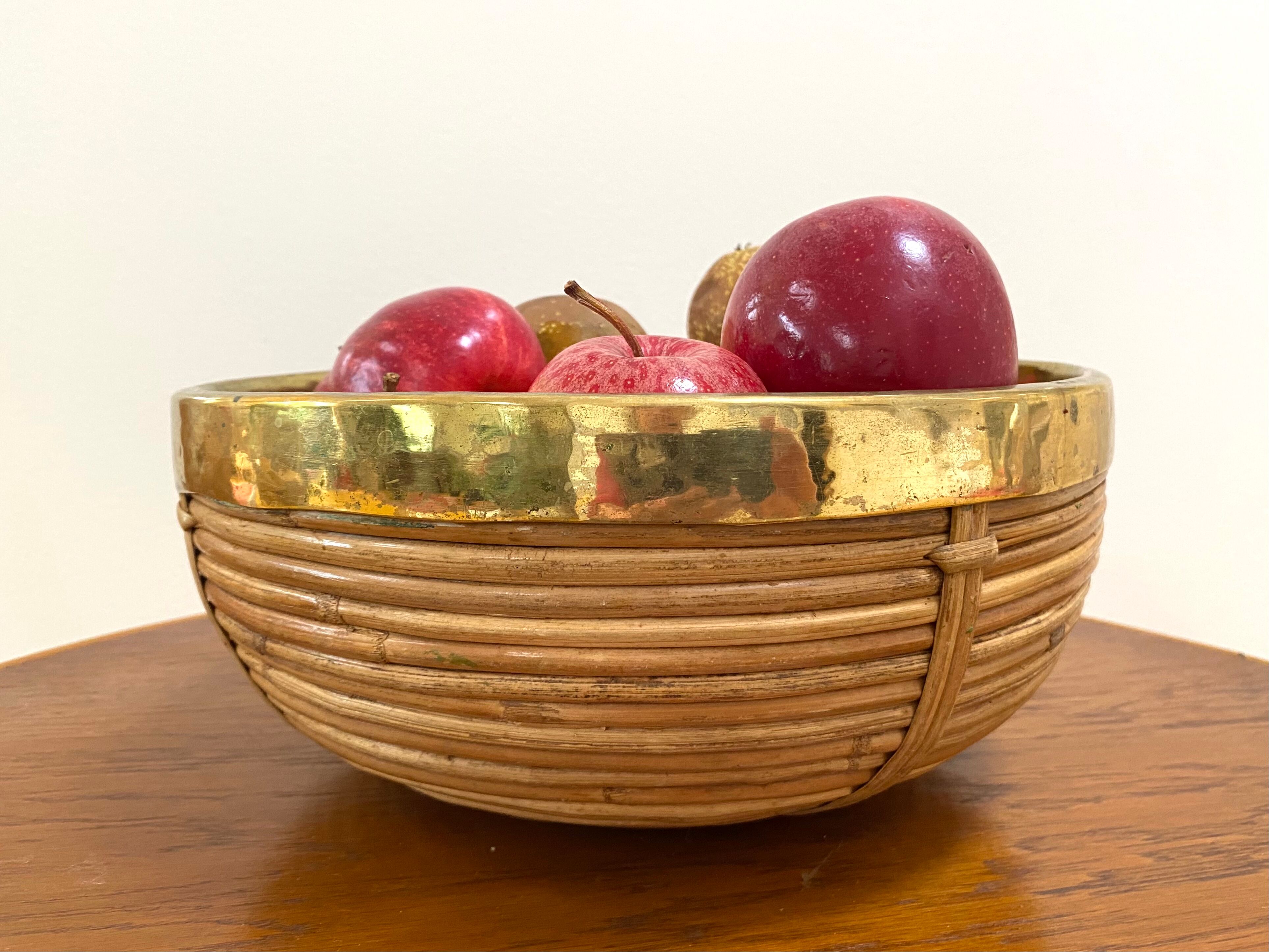 Basket in bamboo and brass from the 70s