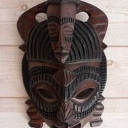 Masque tribal en bois