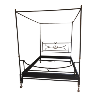 Four-poster bed frame "high bedding" of the National Bed