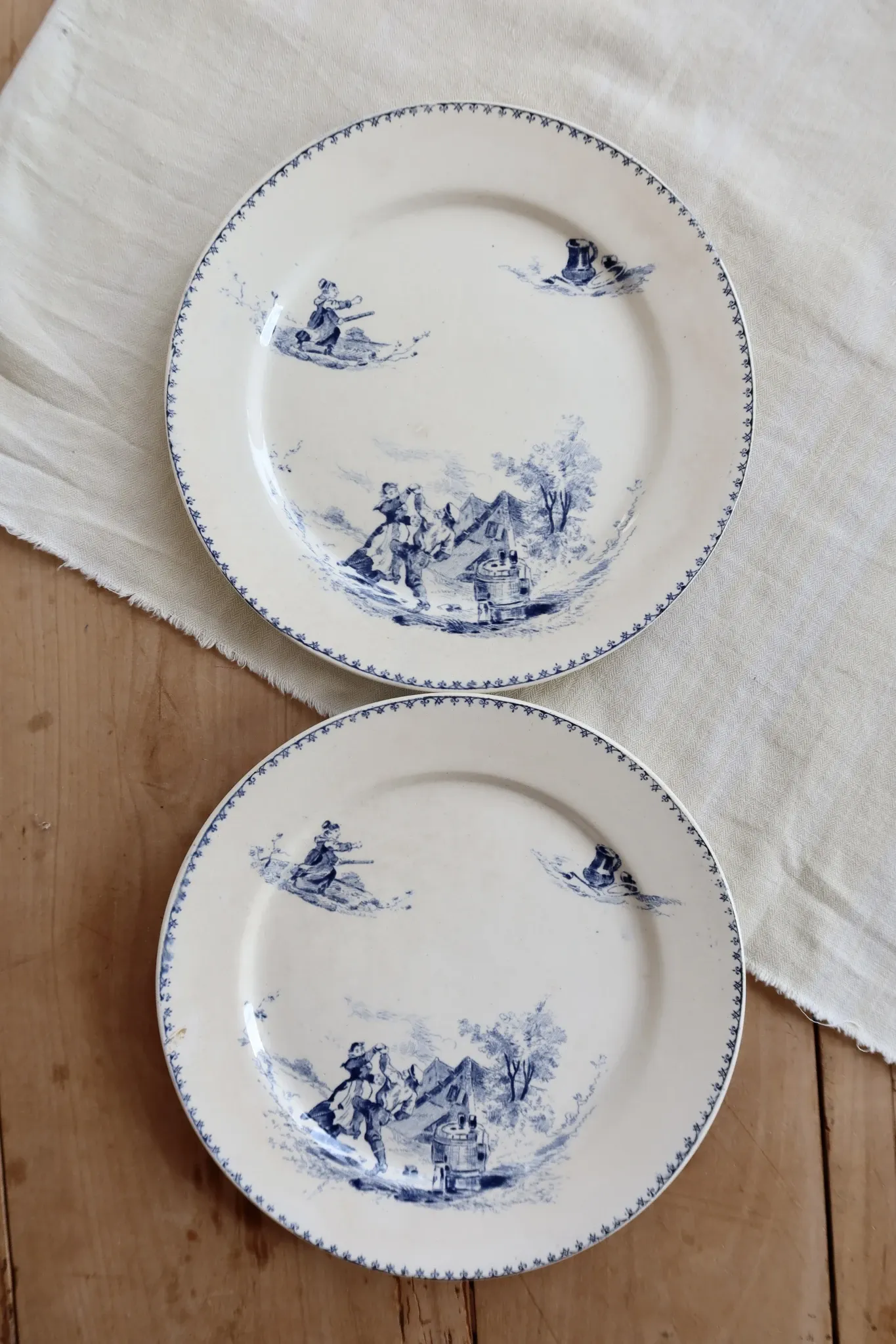 Antique flat plate Creil and Montereau Téniers service - Ironstone