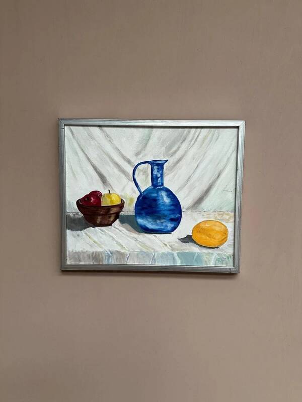 Huile sur toile "Nature morte avec bouteille bleue" par inconnu, vintage et encadrée.