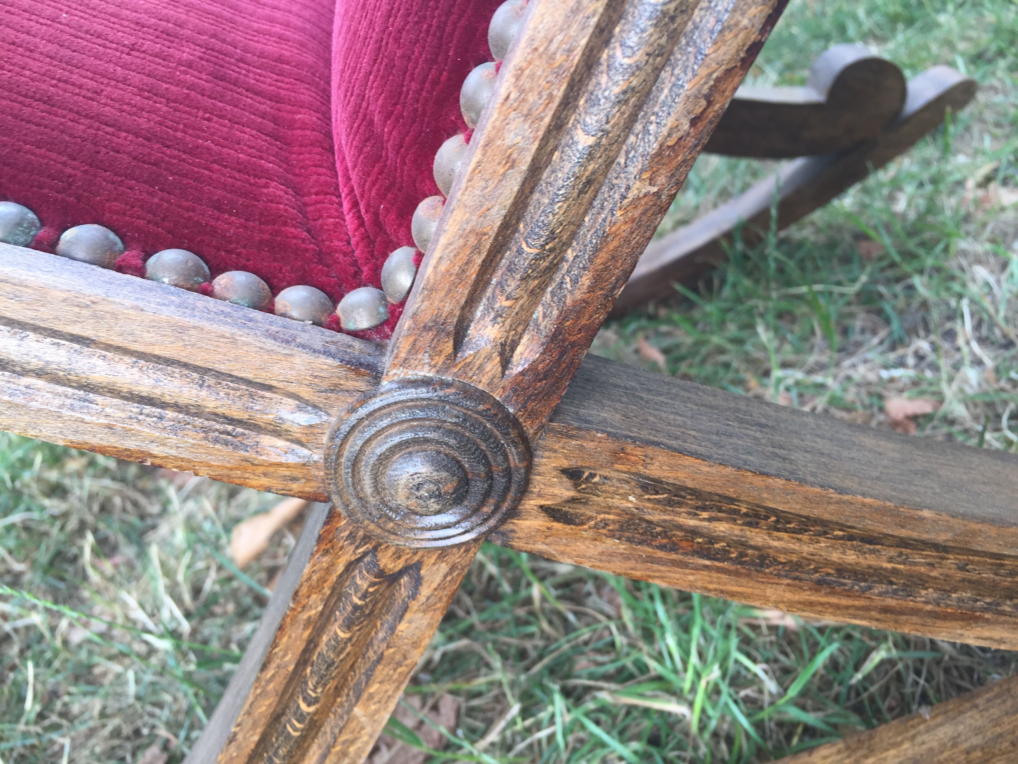 50s footrest in red velvet and scuplented wood