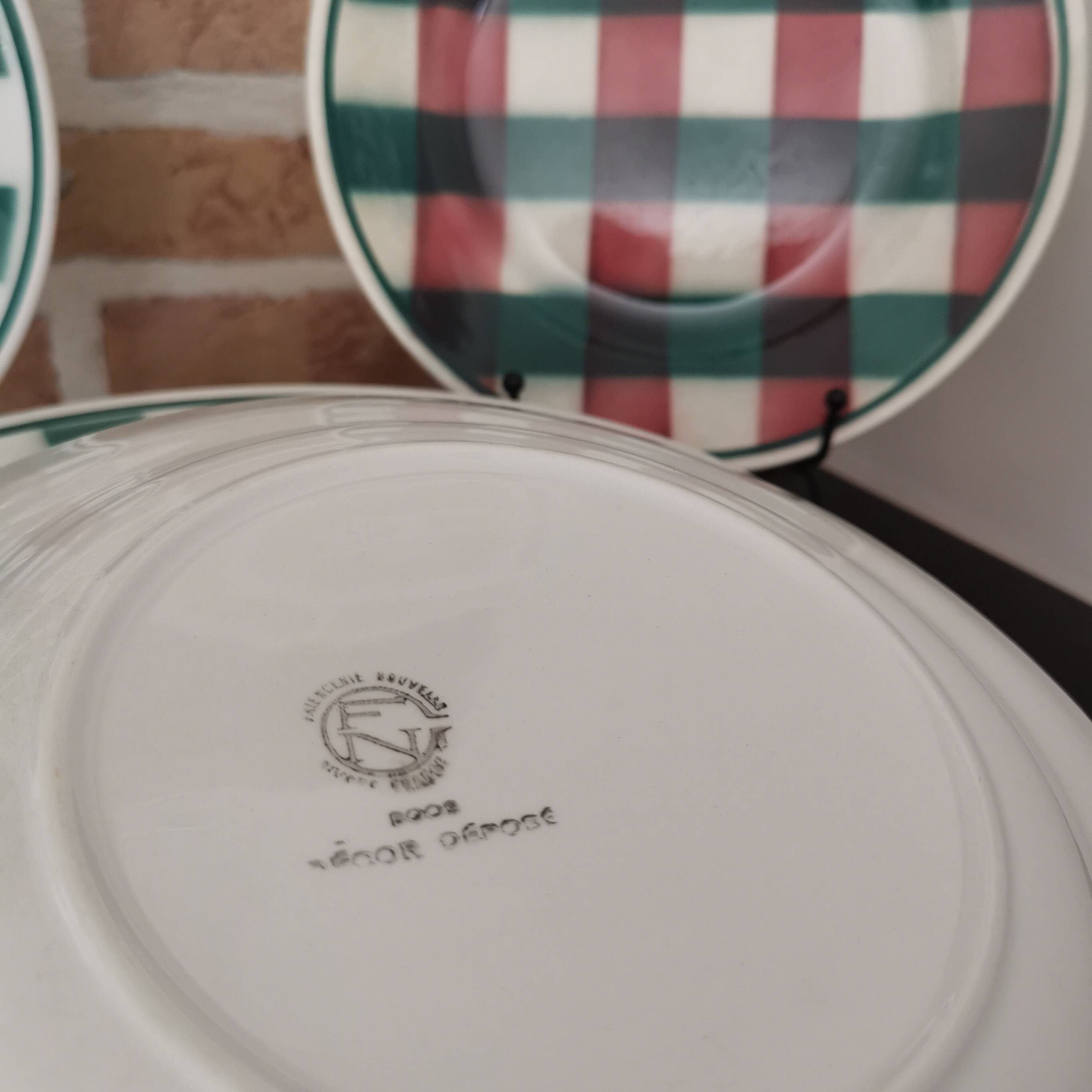 8 assiettes semi creuses de la Faïencerie Nouvelle de Givors France