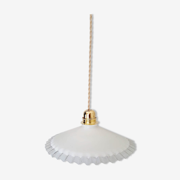 Suspension en opaline