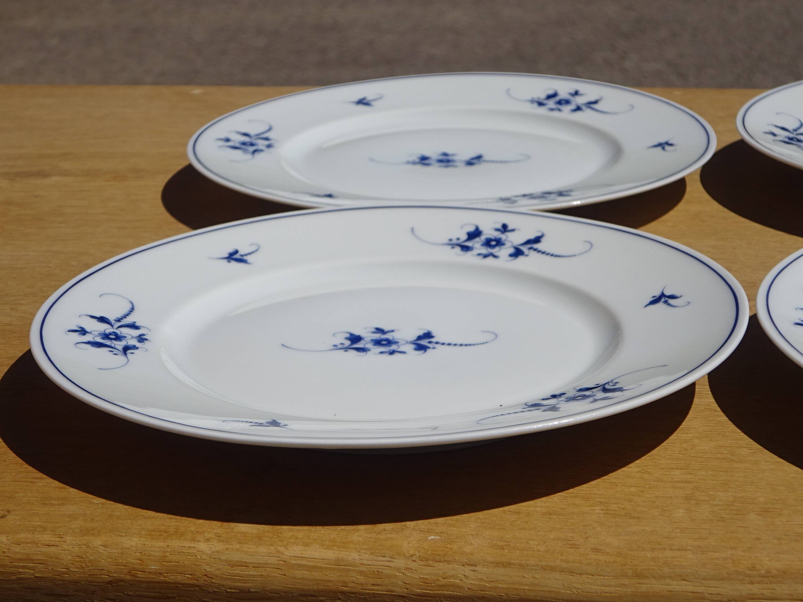 Dessert service, 13 pieces in Limoges porcelain, Bernardaud