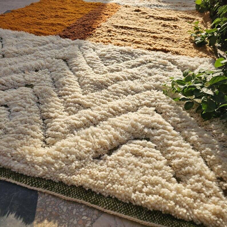 Handmade traditional beni ourain rug, size 2/3 m.
