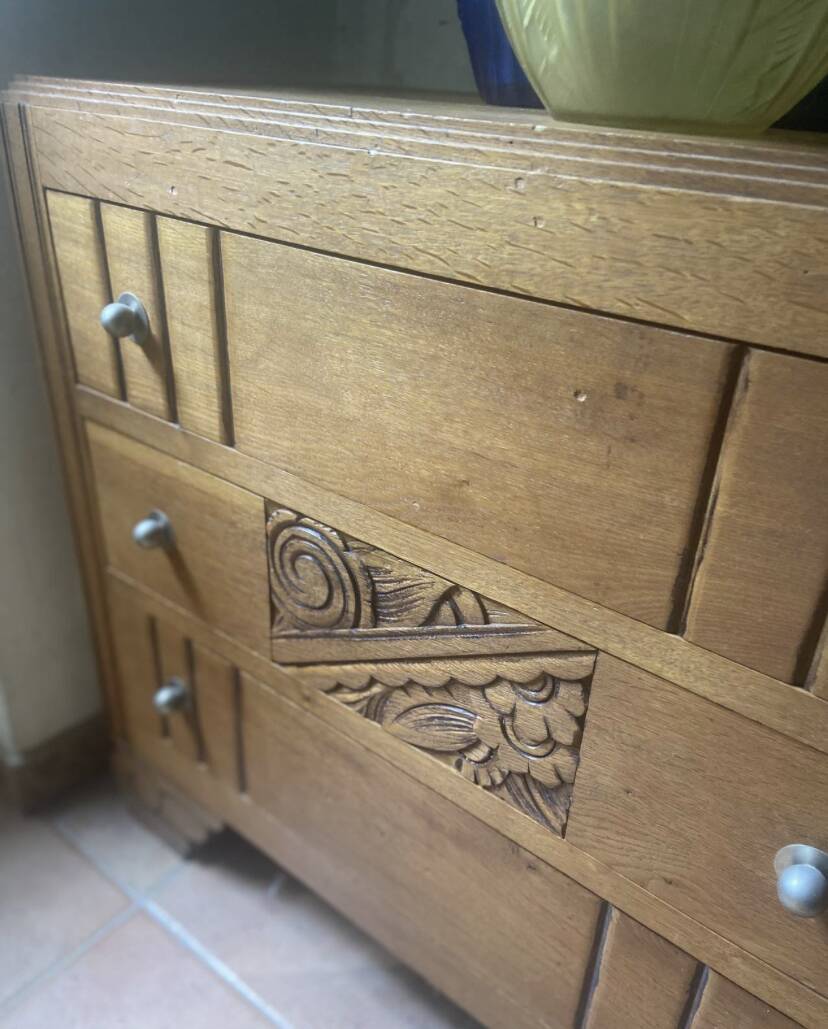 Old Art Deco period chest of drawers in oak