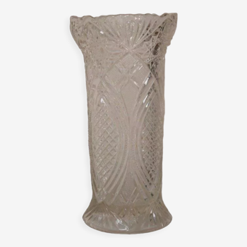 Vase en verre motif ciselé