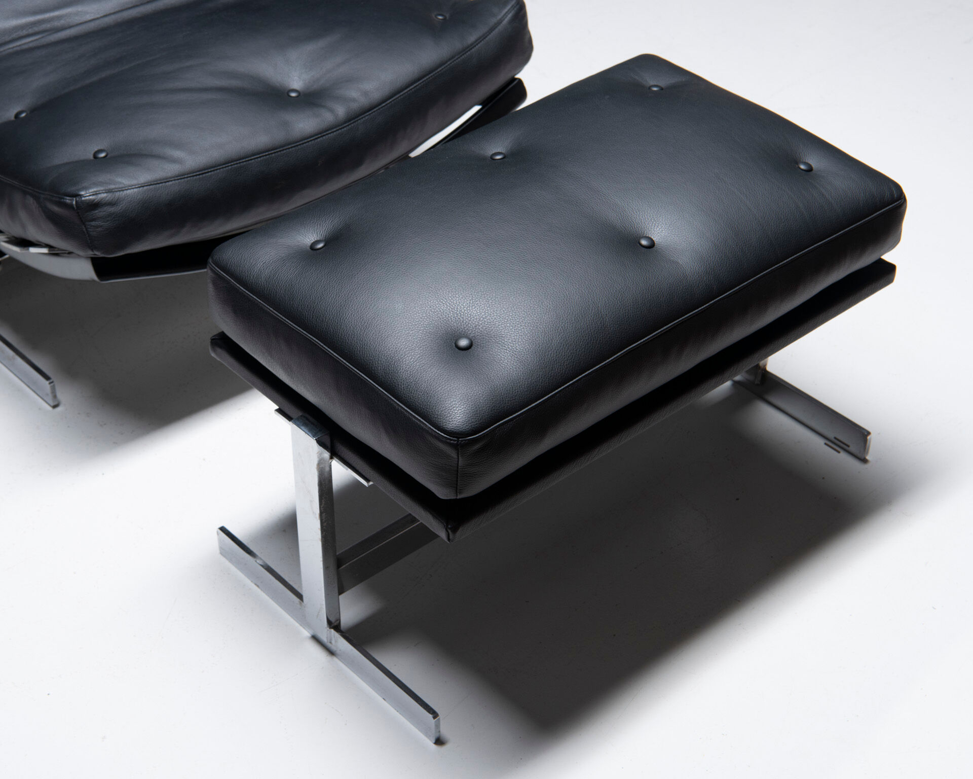 Fauteuil aved pouf de Roger de Winter, années 1960, Belqique