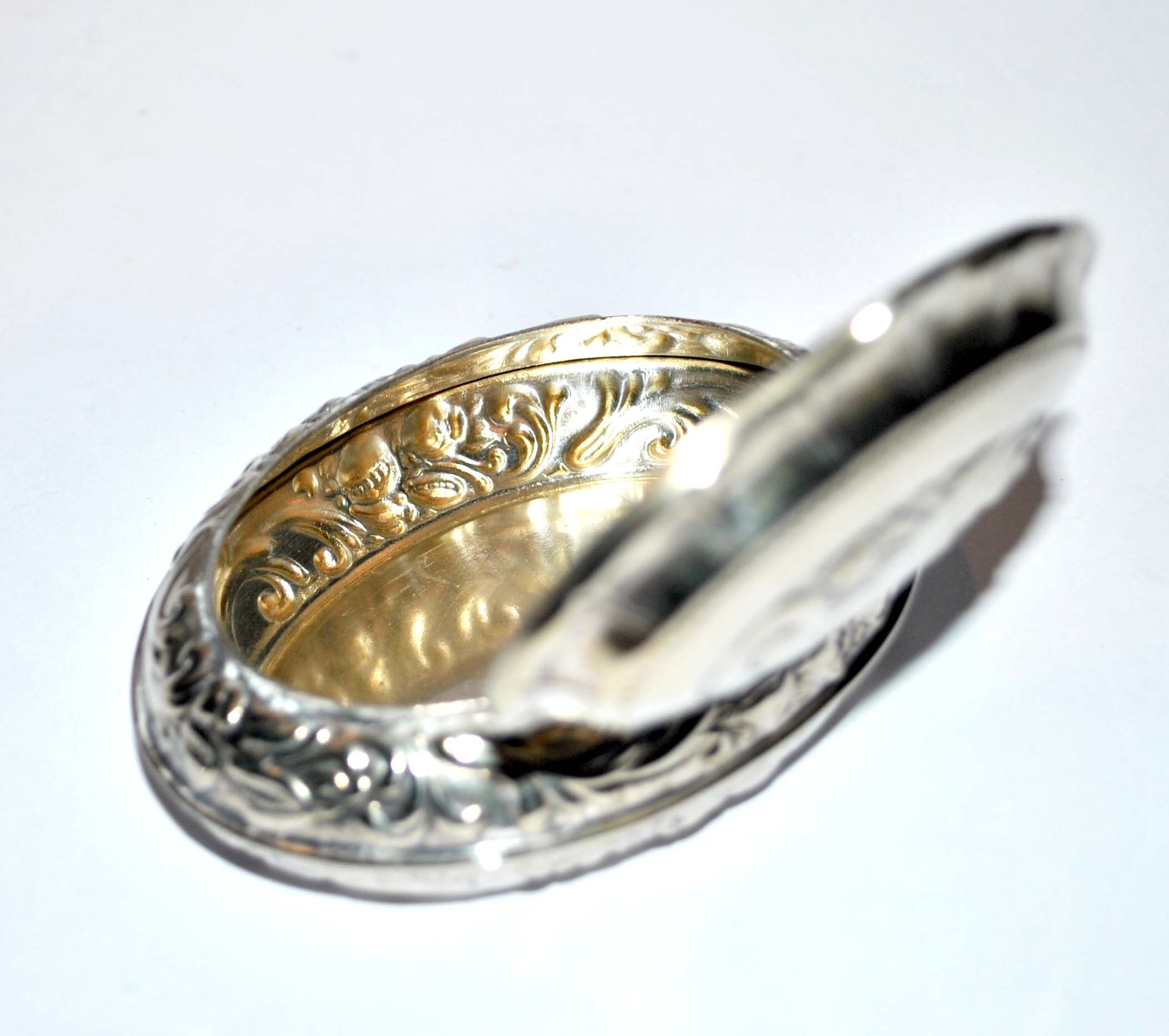 Art deco pillbox box in silver metal - antique snuffbox pillbox