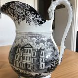 Pichet ancien en porcelaine décorée de GRIGNY