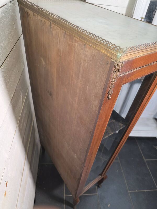 Vitrine ancienne style transition Louis XV-Louis XVI en Acajou