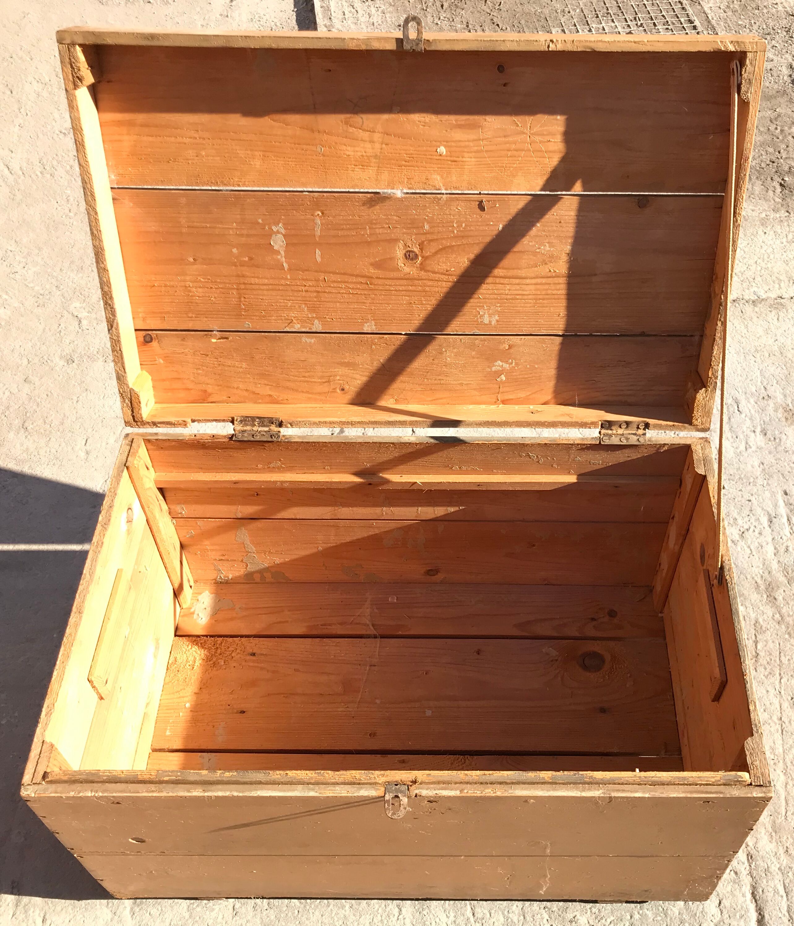 Coffre en bois