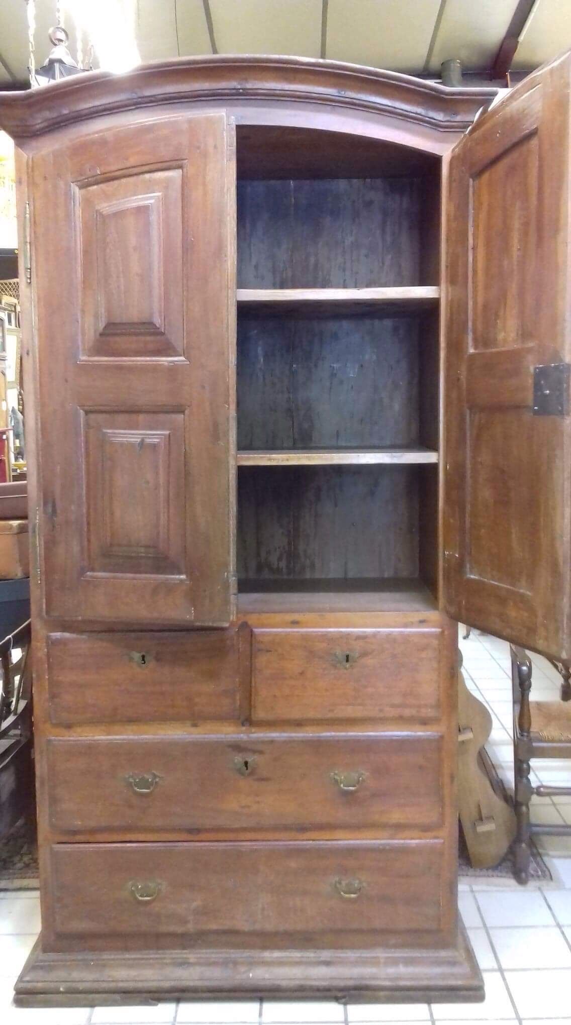 Armoire coloniale bois exotique XlX