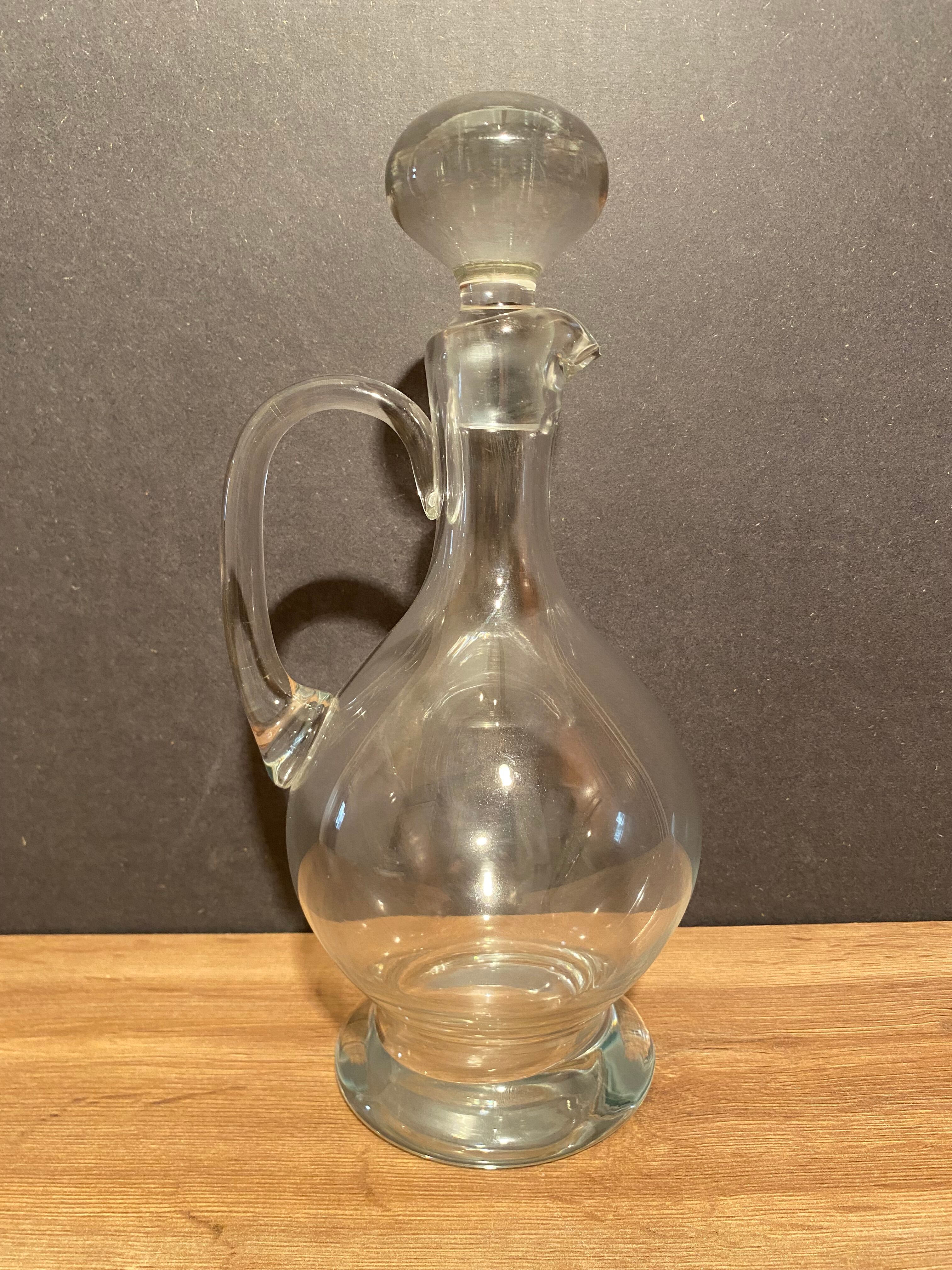 Large carafe with glass handle