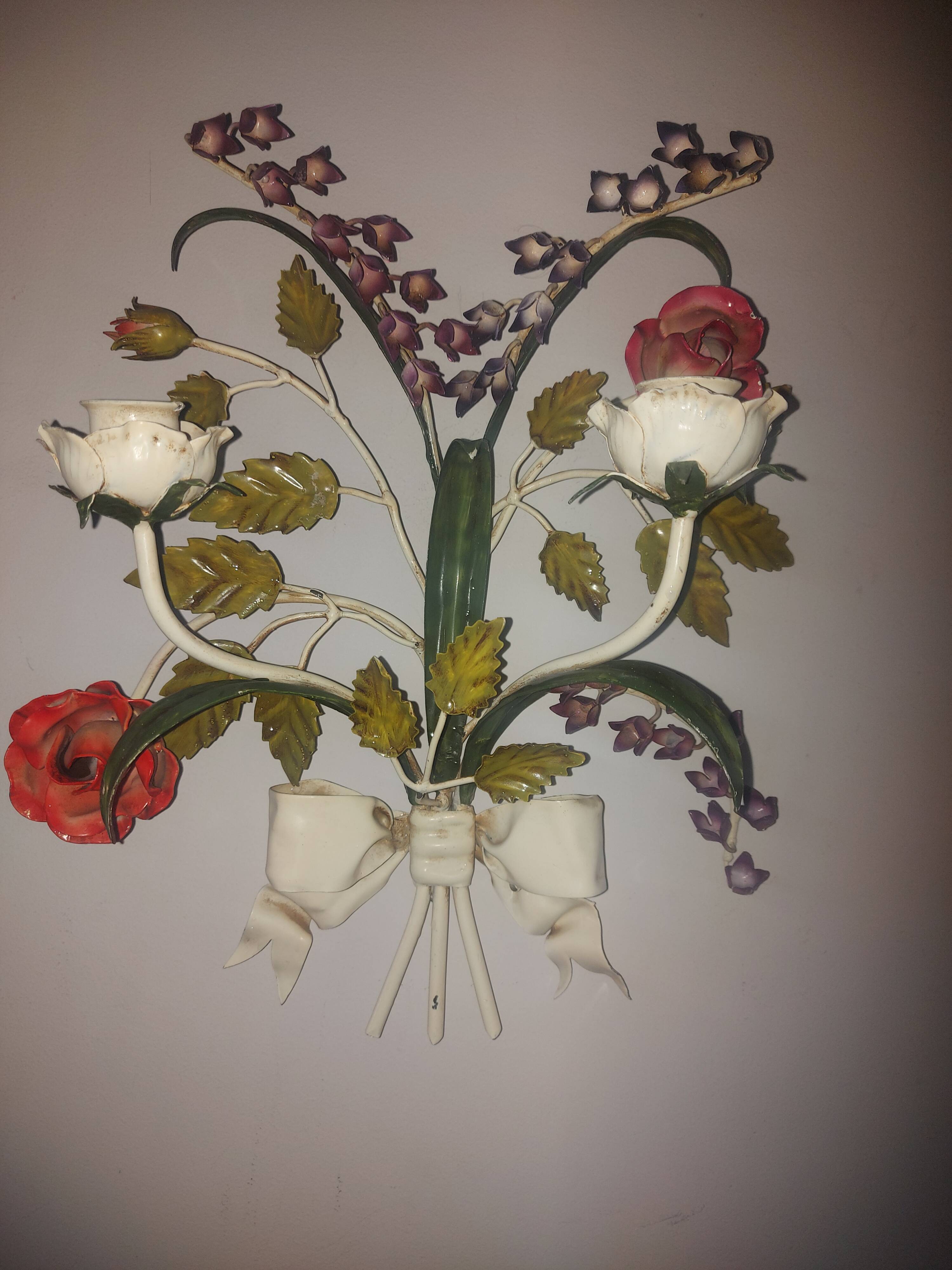 Bougeoir vintage mural décor de fleurs  en métal polychrome