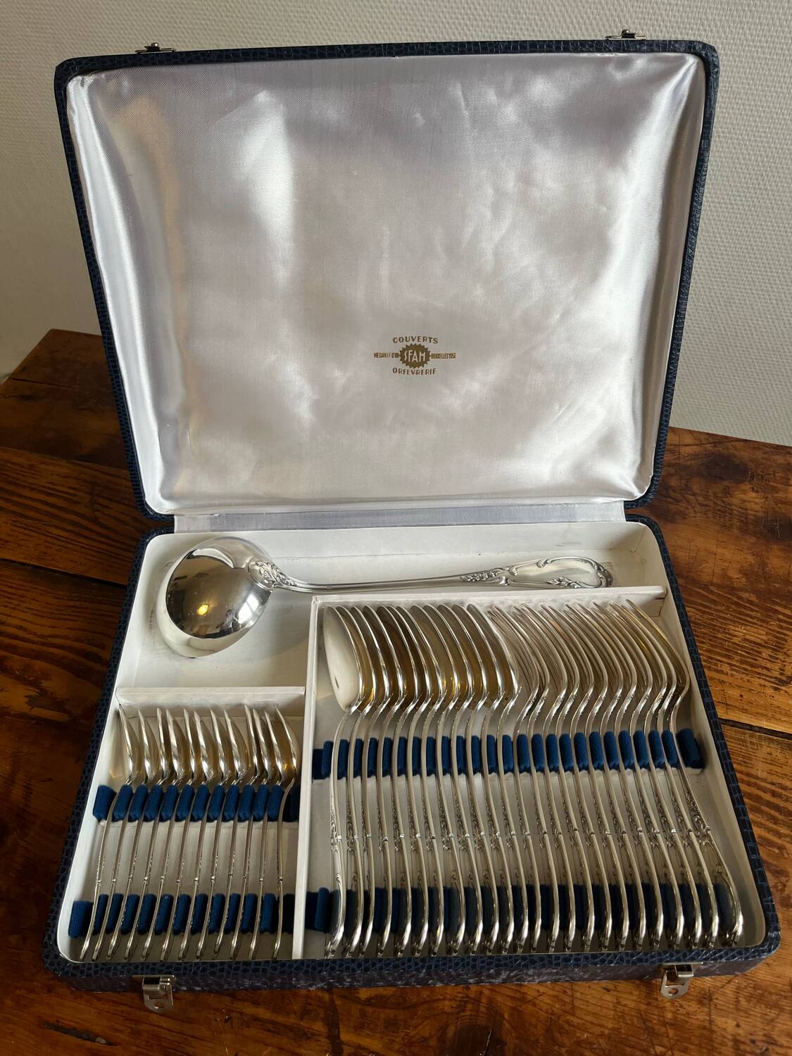 Complete housewife for 12 guests sfam silver metal hallmark 100