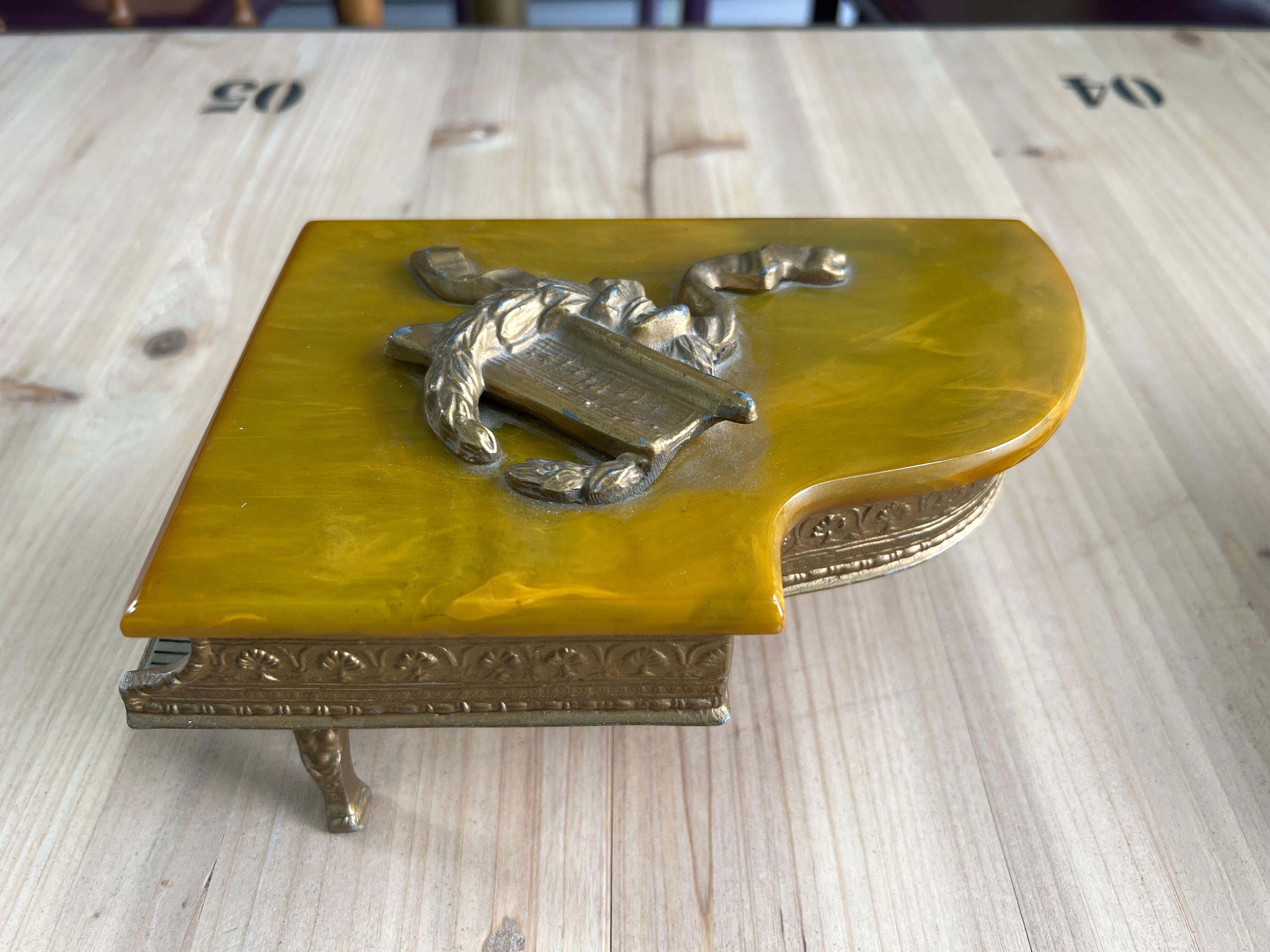Piano music box vintage des années 50