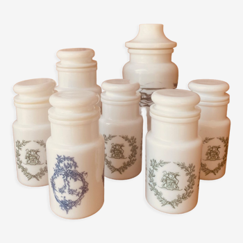 Set apothecary pots in opaline