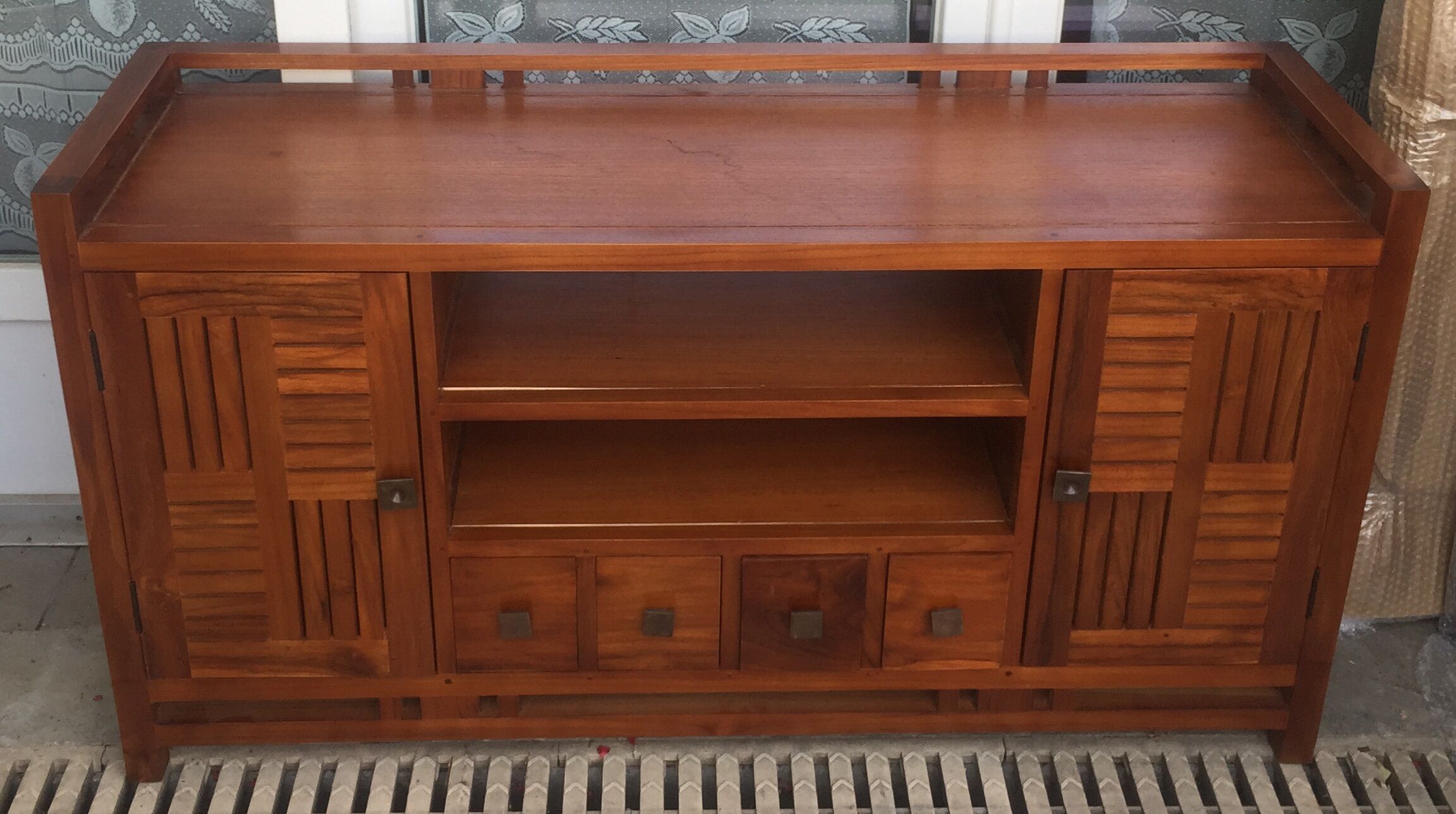 Low buffet in exotic wood