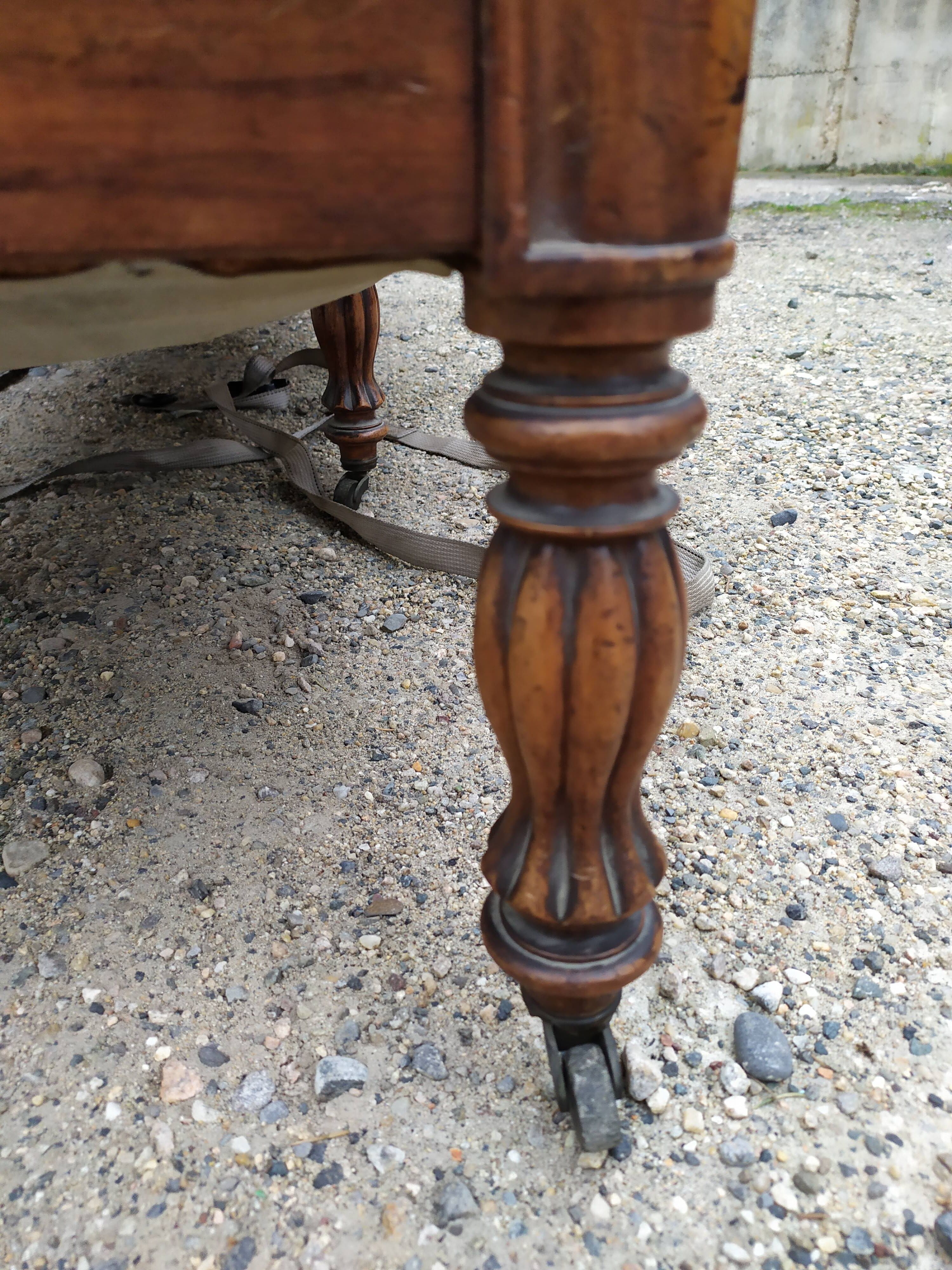 Louis Philippe style velvet bench
