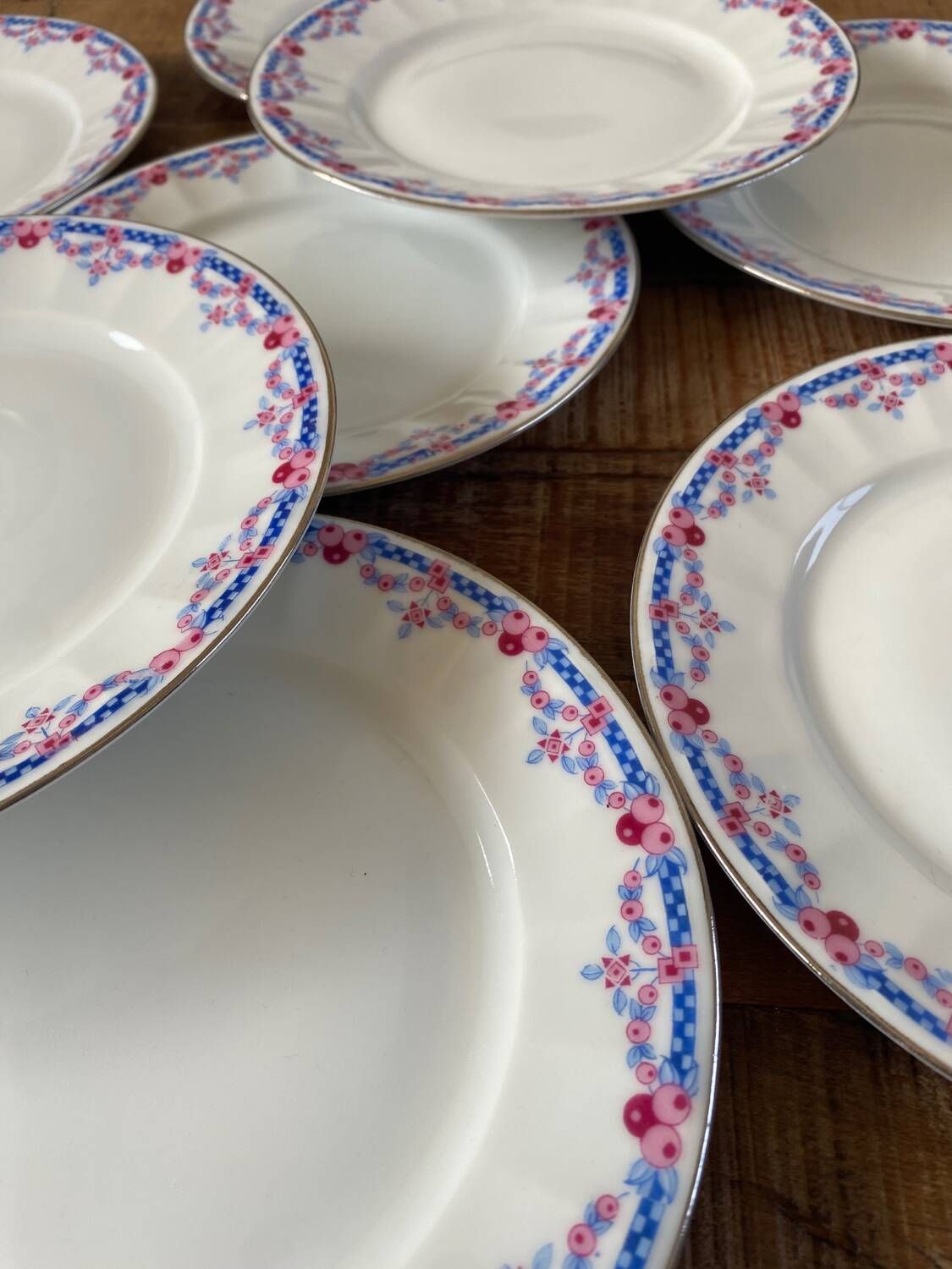 Set of 8 fine porcelain dessert plates from Lamotte France