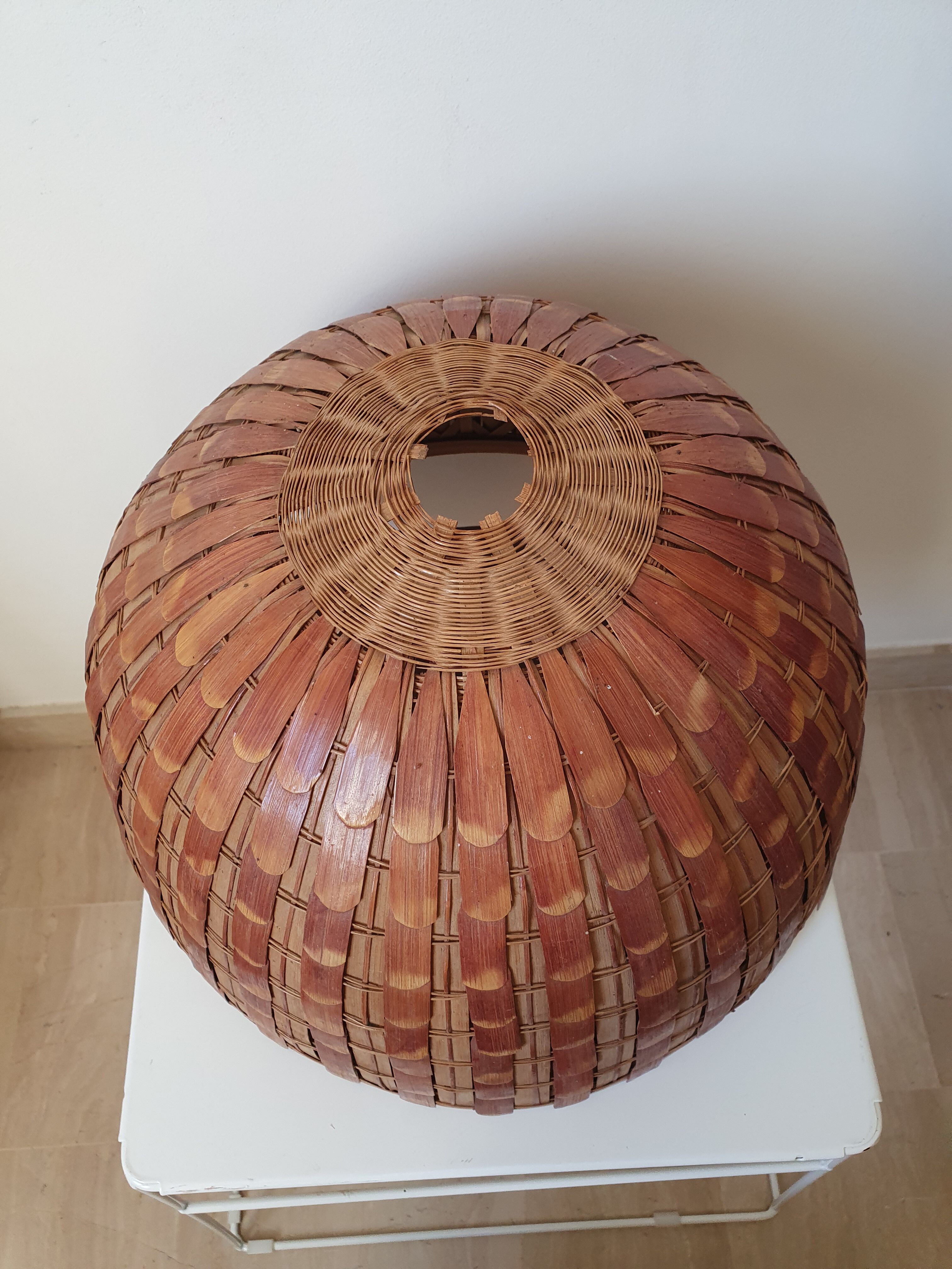 Ball wicker and rattan hanging lamp