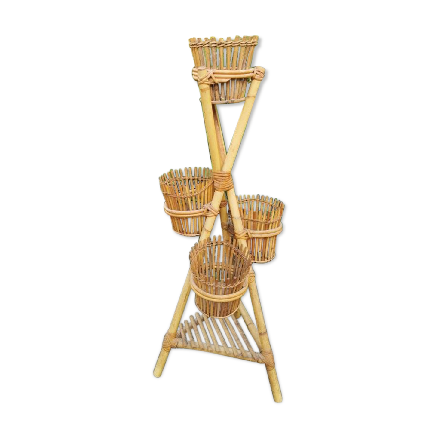 Rattan plant holder