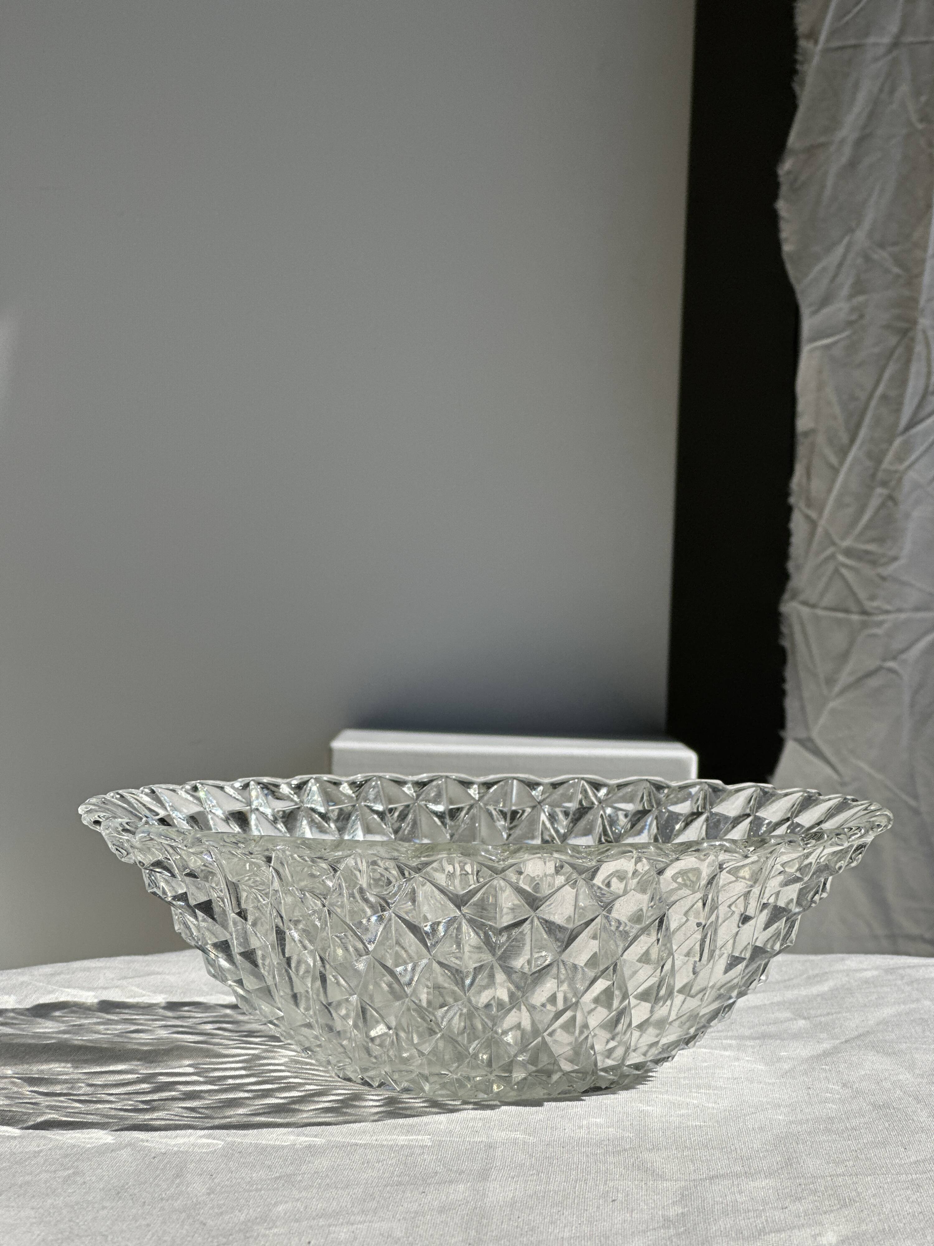 Large classic diamond-tipped glass salad bowl