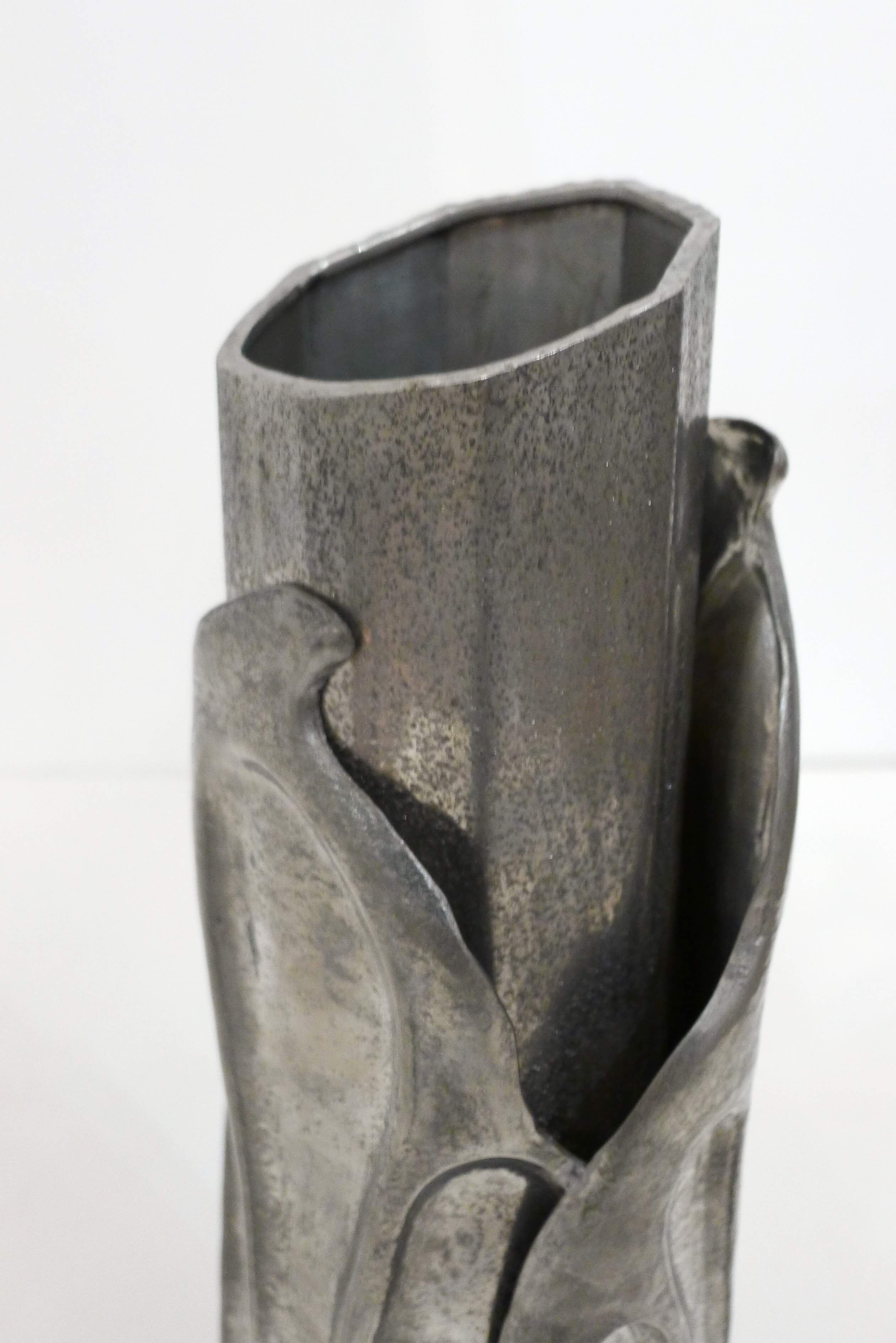 Large vase design Italian G & G, pewter 1970