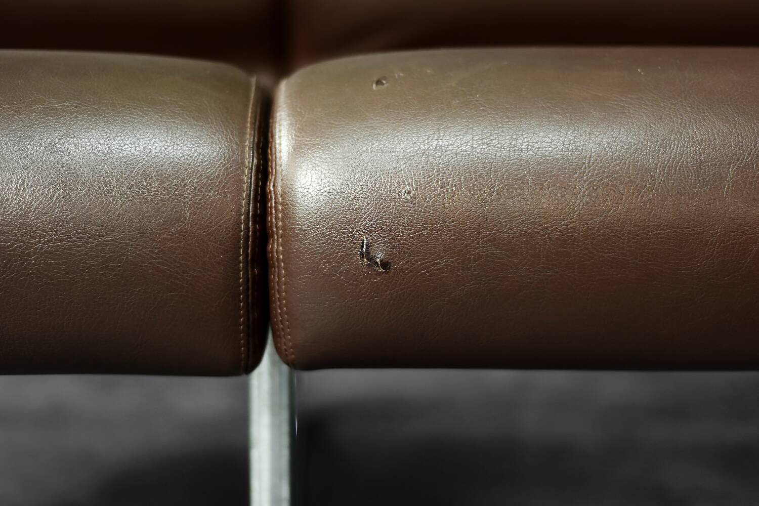 Mid-century modern German vintage canapé lounge, 2-seater, brown steel frame.