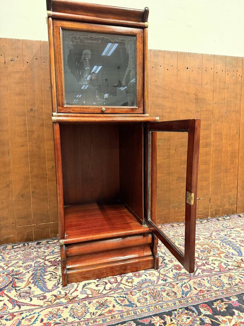 Low Classic English Bookcase Globe Wernicke