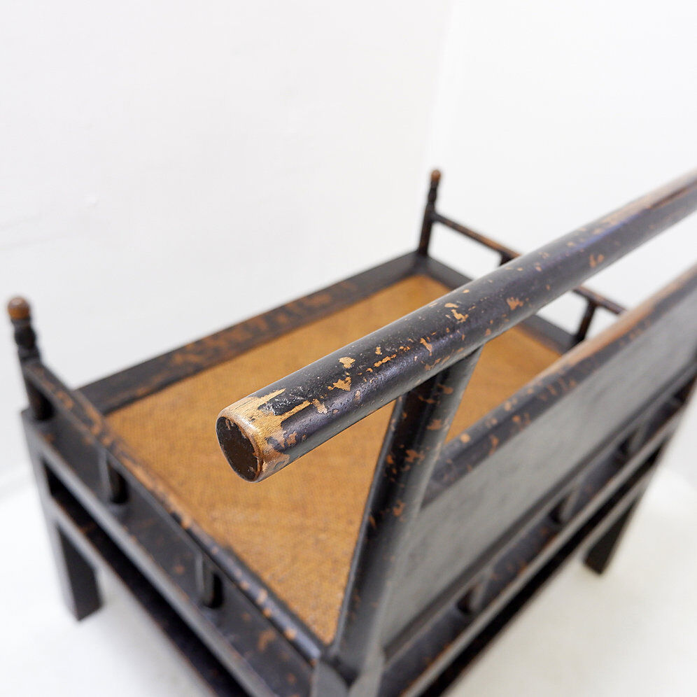Pair of "meditation" chairs in lacquered wood and rattan - Japan, early 20th century