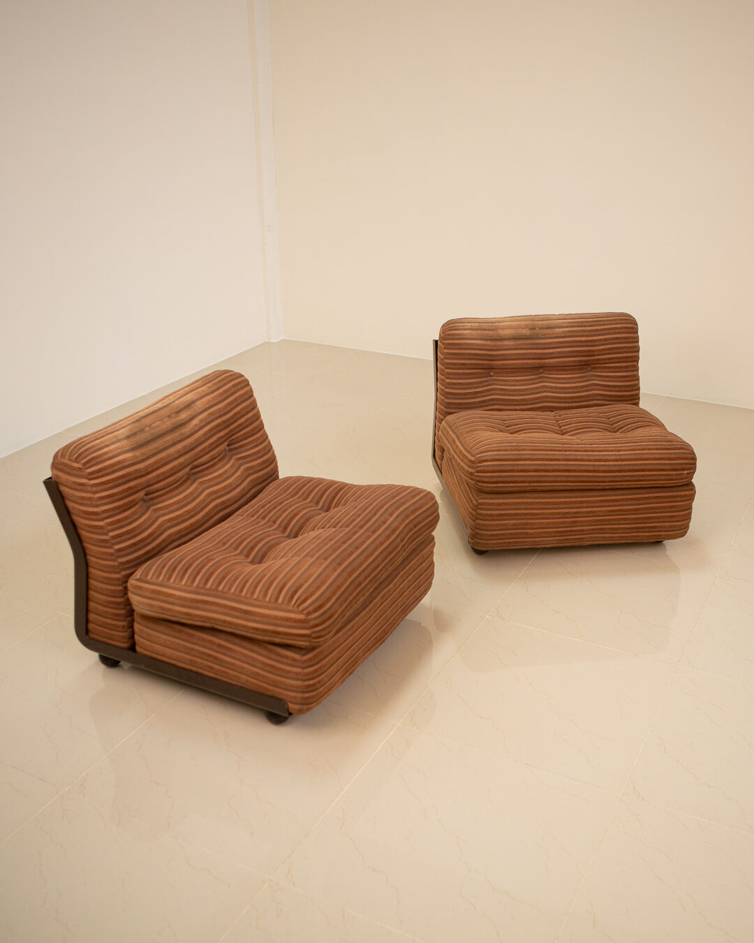Pair of armchairs "Amanta" brown by Mario Bellini for C&B Italia 60's