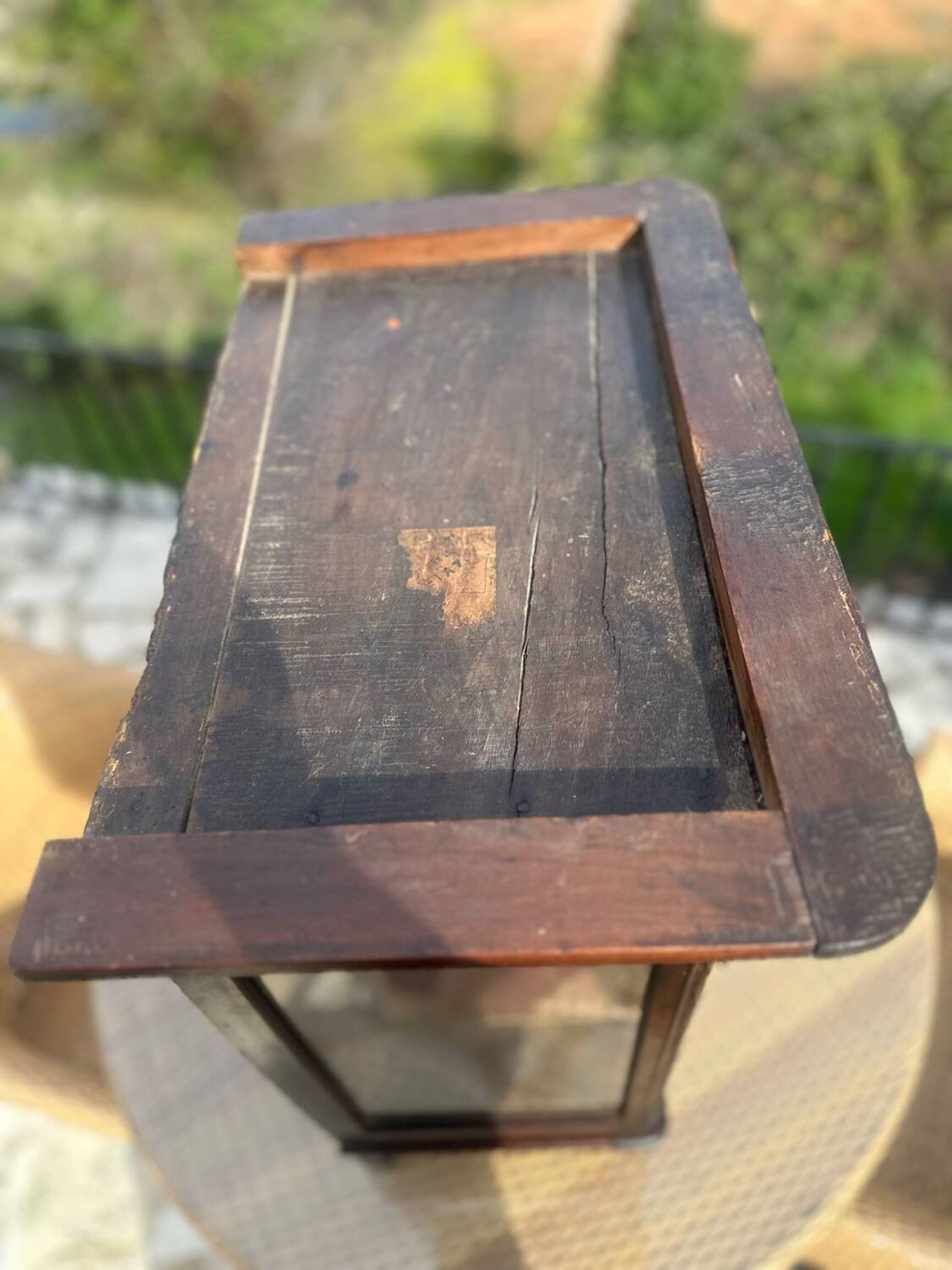 Small display cabinet to place in carved solid oak, 19th century.