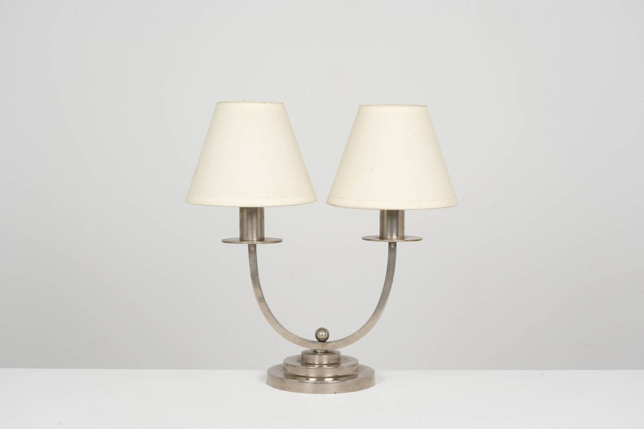 Lampe Art Déco circa 1930 en laiton nickelé