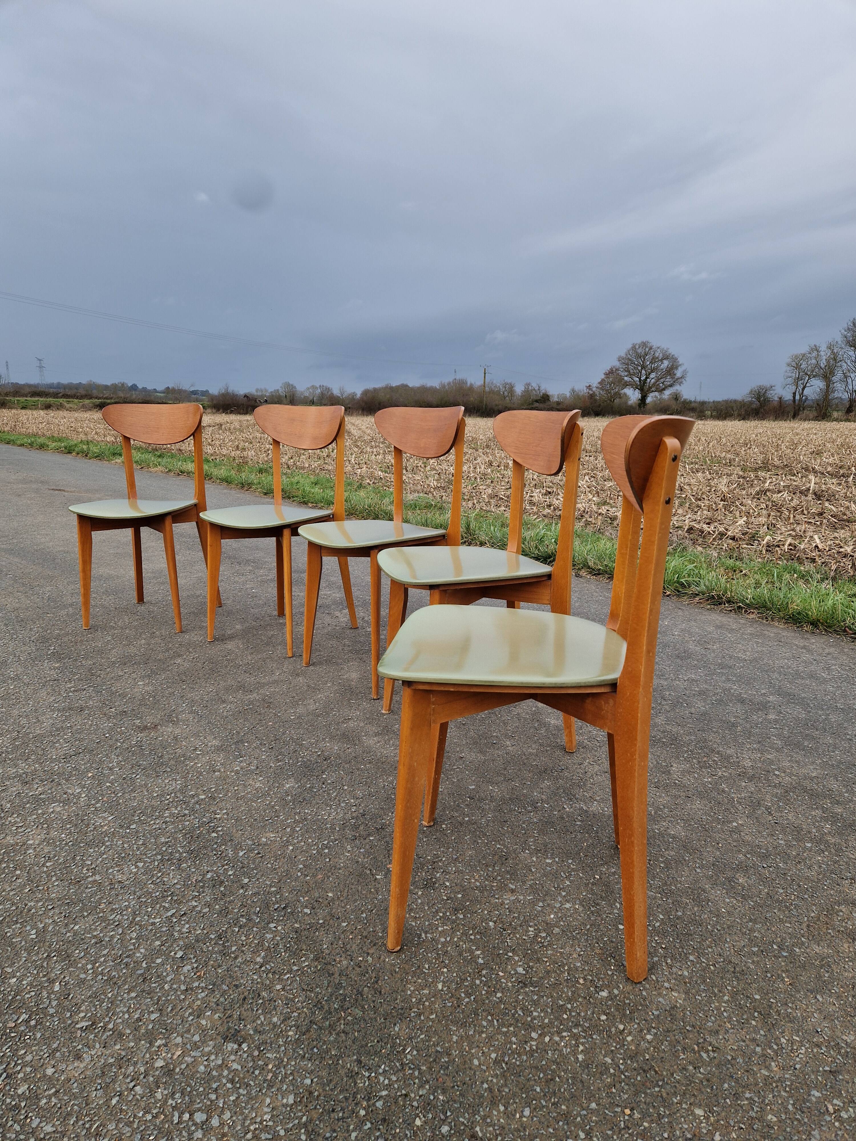 Set of 5 vintage Scandinavian style chairs