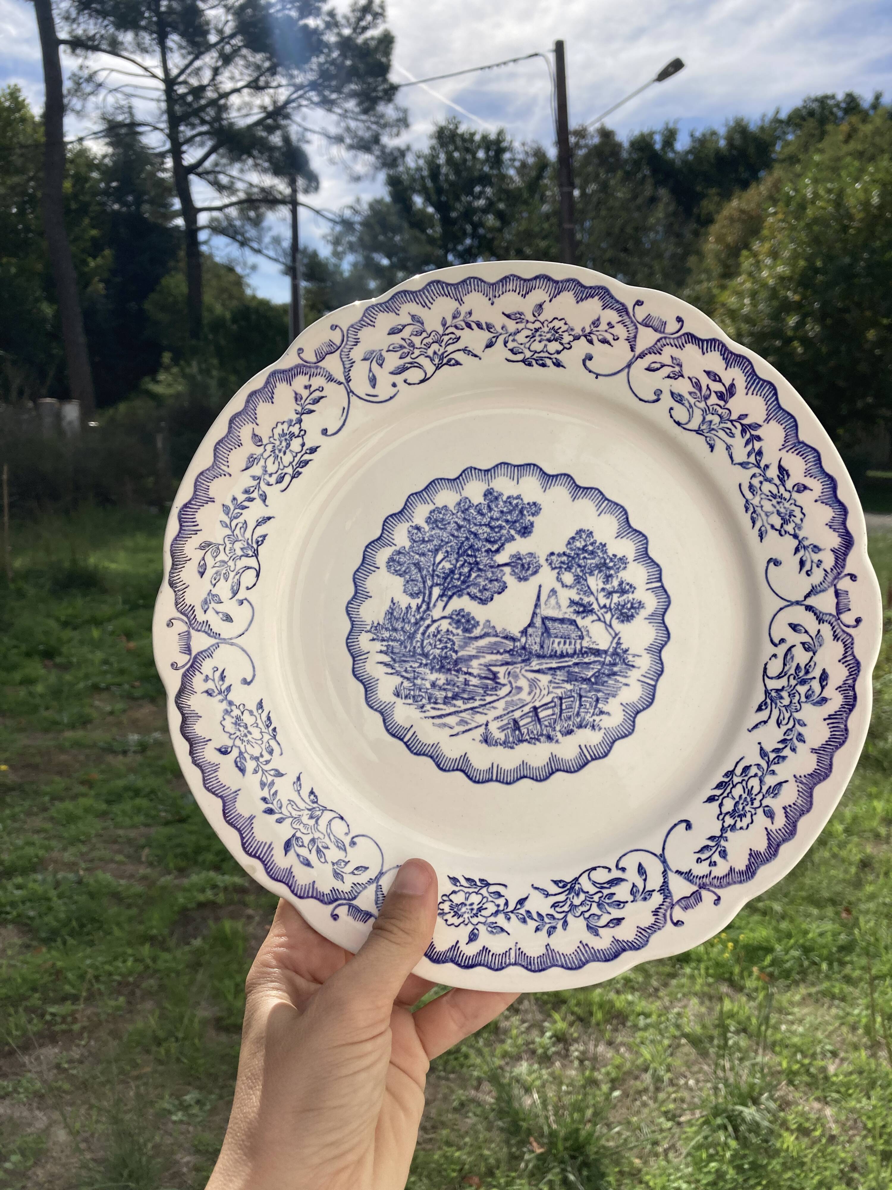 8 flat plates Digoin Sarreguemines blue and white vintage with countryside village décor