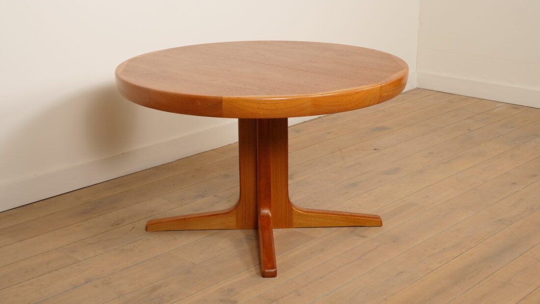 Vintage round dining table | extendable | teak | 120 cm - 220 cm