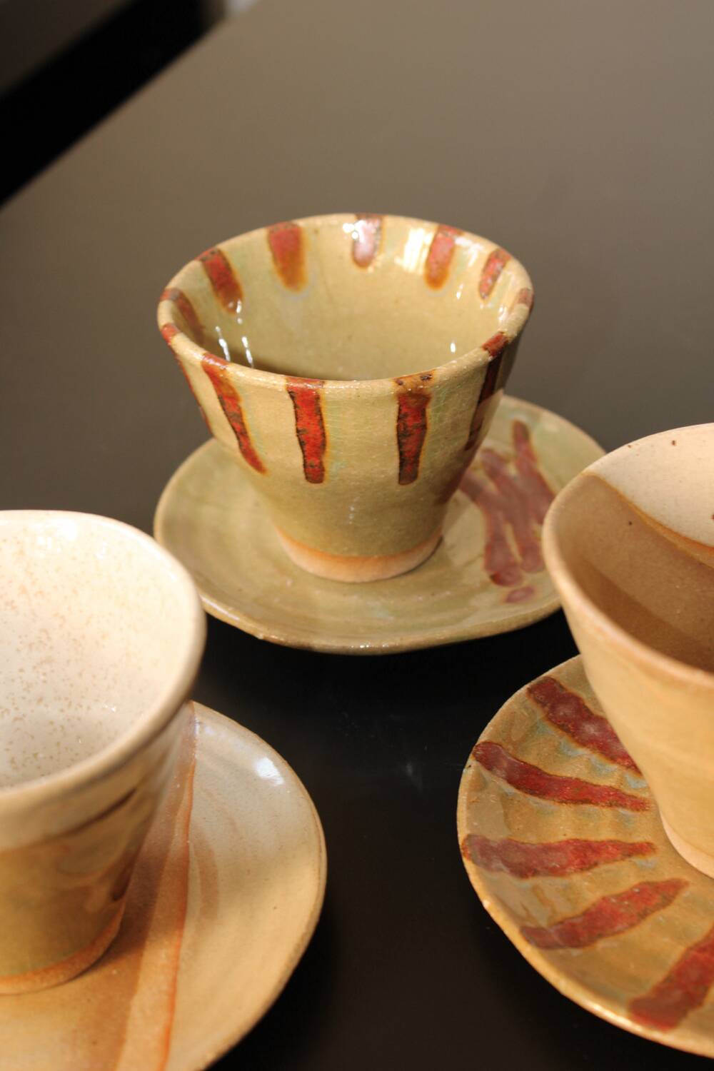 Set of 3 ceramic cups and their saucers – handmade