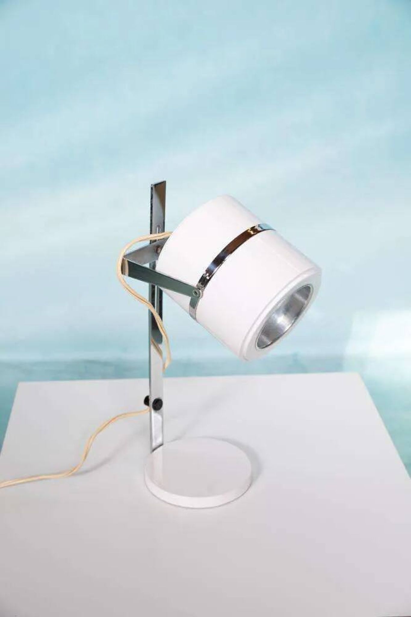 Vintage minimalist desk lamp, 1970s desk spotlight.