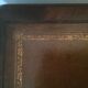 Table basse en acajou et cuir