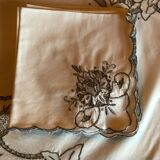 Rectangular embroidered cotton tablecloth and its 12 towels