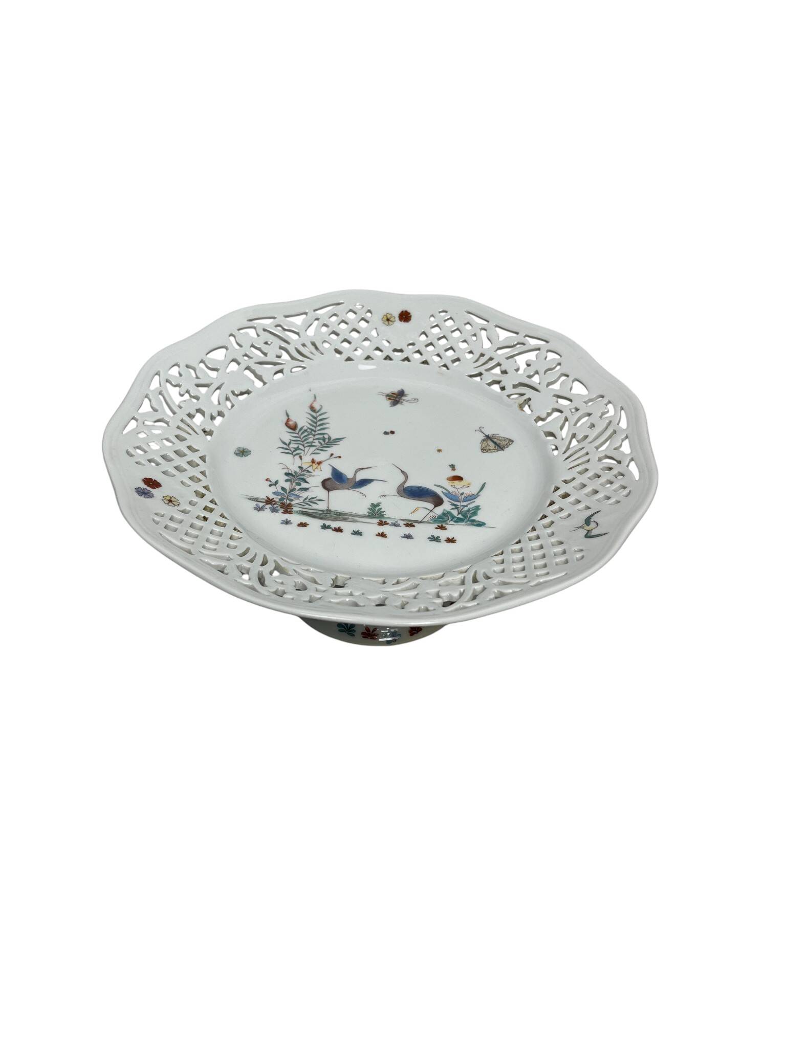 Chantilly, Kakiemon openwork porcelain footed bowl, early 20th century