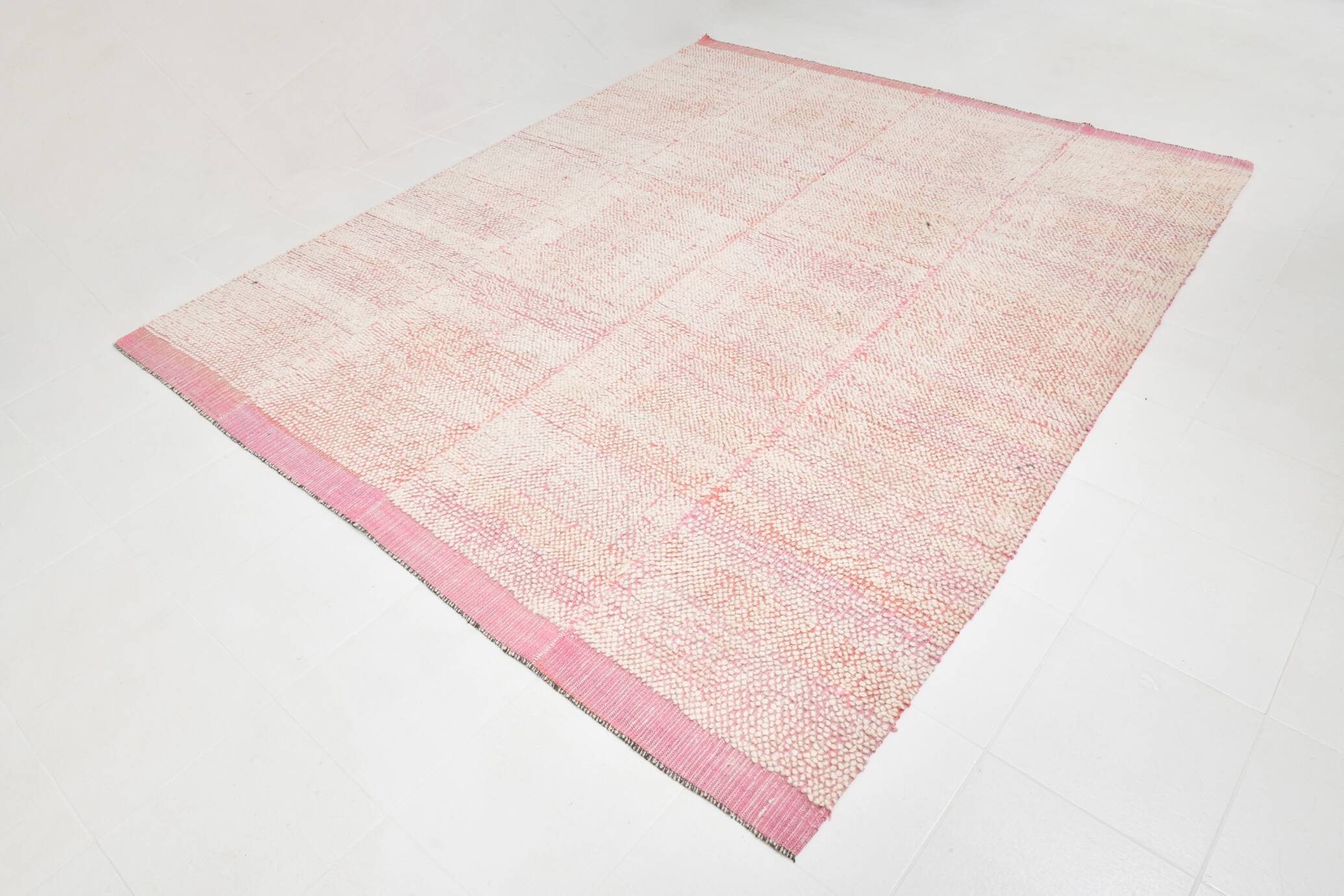 Oversize Pink Kilim Rug, 265x322Cm