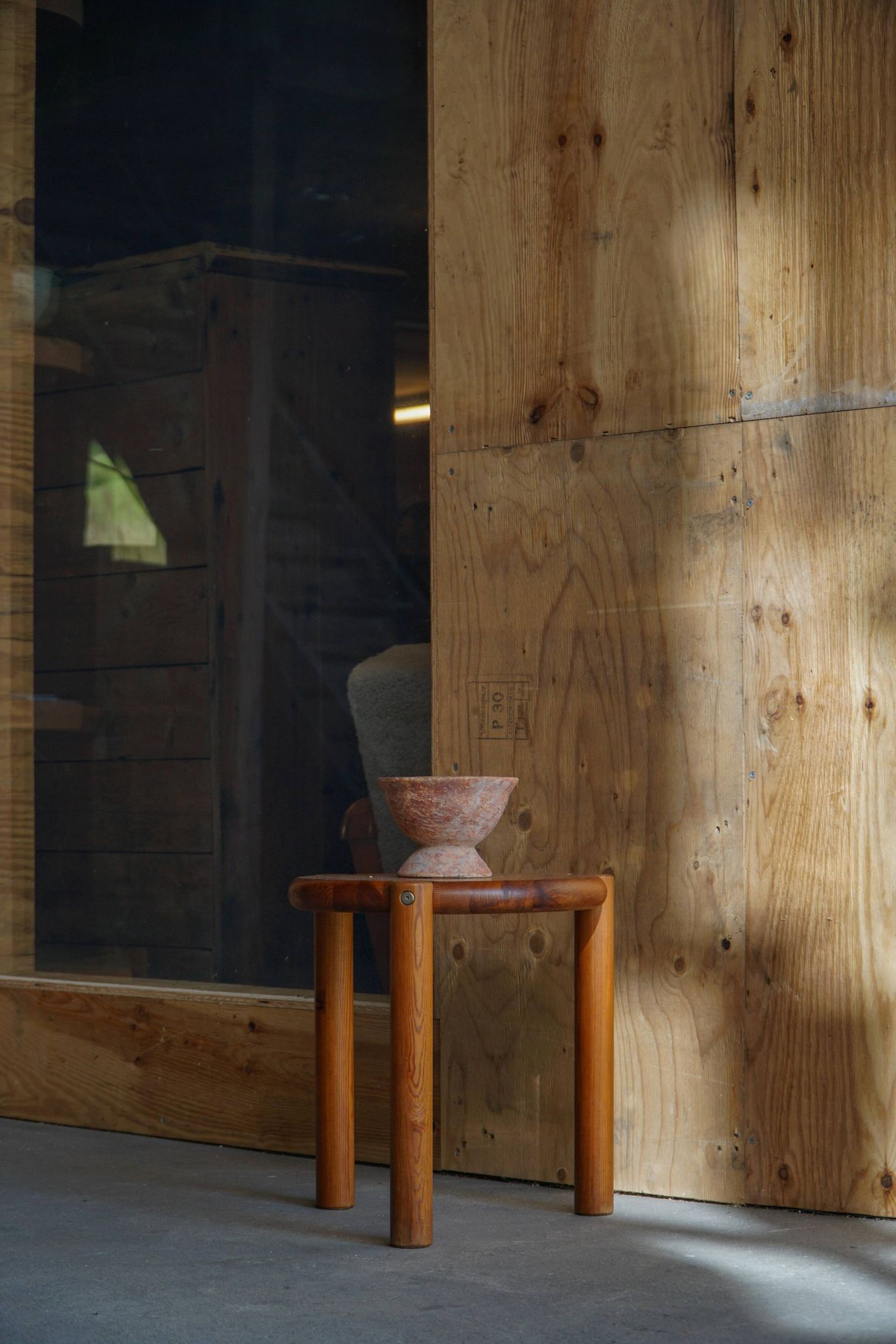 Modern Scandinavian tripod stool from the 20th century with a circular seat, 1970s.