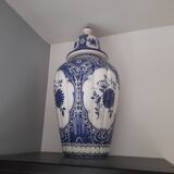 Dutch earthenware potiche