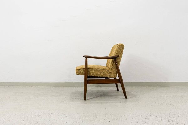 Fauteuil des années 60 GFM87 en Kvadrat par Juliusz Kędziorek.