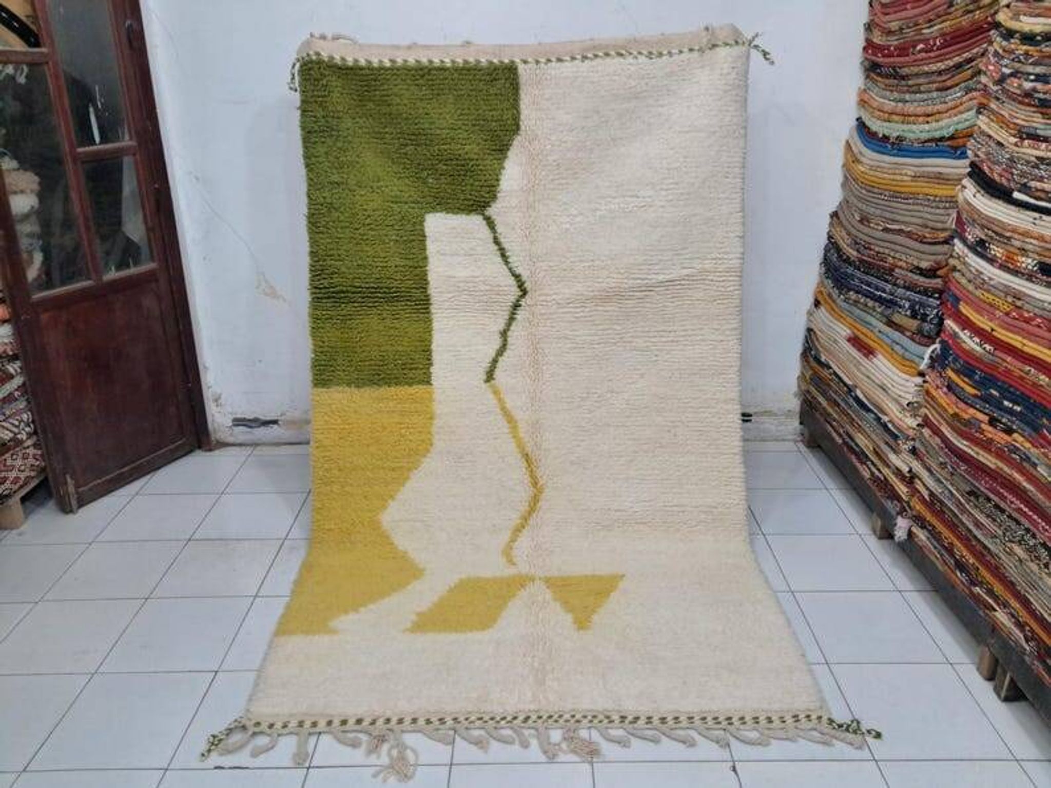 Handmade pure wool rug with colourful patterns 150/250 cm